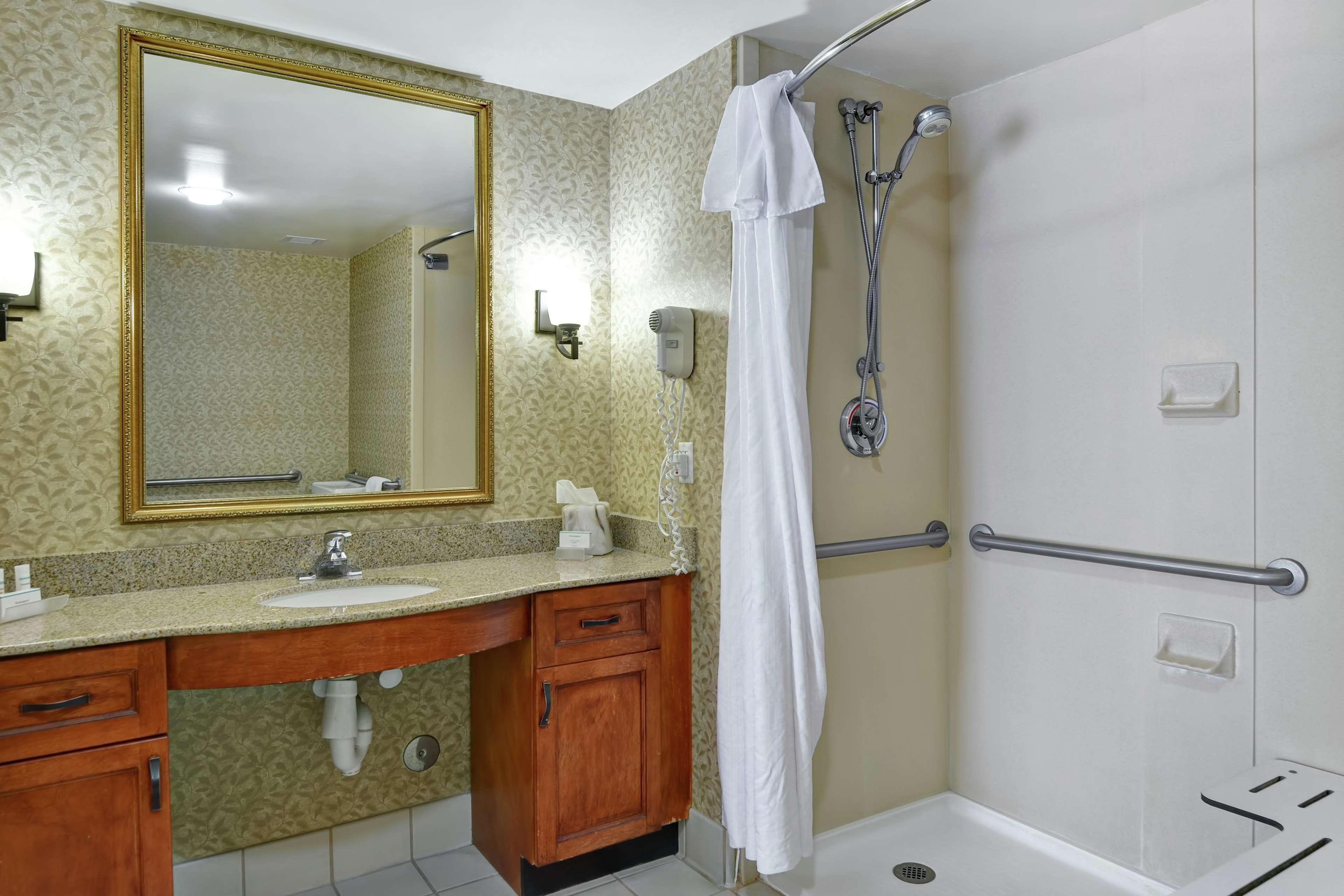 Homewood Suites Лансдейл Екстериор снимка