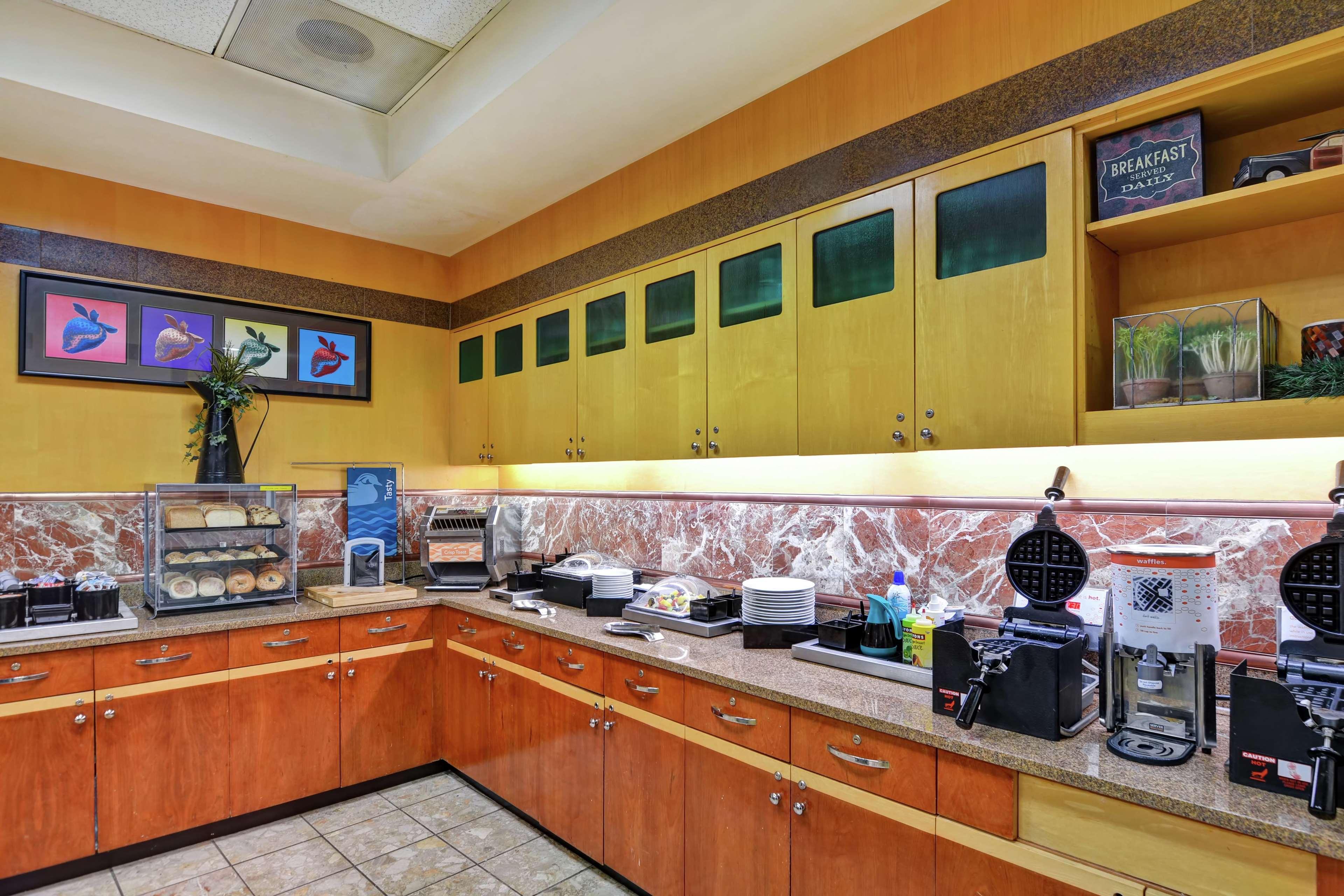 Homewood Suites Лансдейл Екстериор снимка